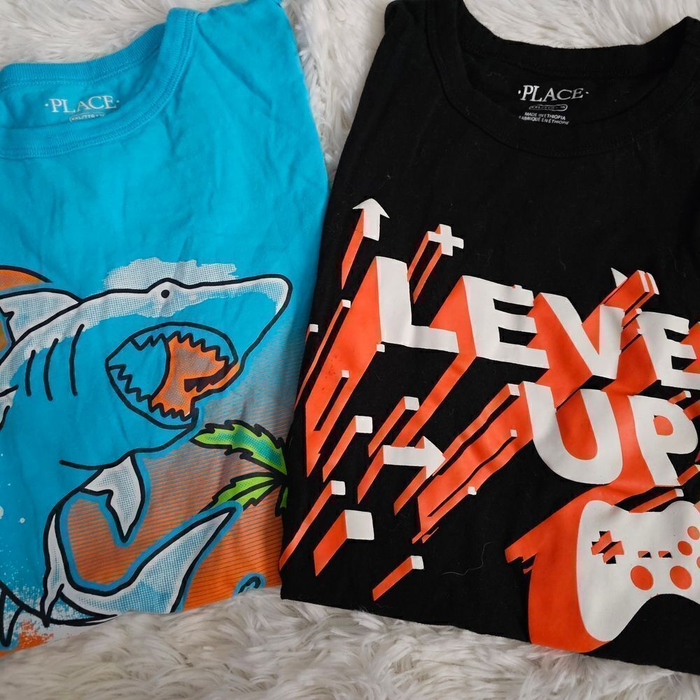 The Children's Place Boy's Size XXL Blue Shark and Black Level Up Tees